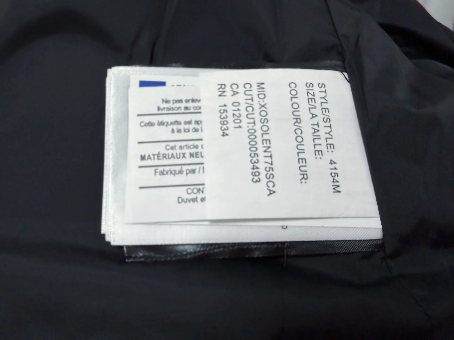 【Canada Goose】Canada Goose #Freestyle Crew 4154M Men’s and Women’s Vest Down# ➖ Imported Behringer embroidery machine and customized 10,000-needle embroidery logo! ➖ Imported 21-count polyester-cotton blended original fabric, using Feather-Light 10D waterproof coating fabric, made of 84.5% polyester fiber and 15.5% cotton, 100% the best feel in the entire network! ➖ The official website of Authentic synchronizes the national standard 80 white duck down, and will never mislead by false claims such as 90 down or goose down! ➖ 100% nylon nylon lining with double double-layer sealing design to prevent velvet from running away. Top-grade polar fleece is used in the collar and pockets to keep warm and comfortable! ➖ Yoshida YKK provides original custom-made electroplated sliders. YKK two-way lockable zippers are tight and smooth and will not peel off paint! ➖ 3M composite original Velcro is durable, and all accessories and hardware are disassembled and customized! ⛔No slander, no exaggeration, no need for too much copywriting, because it is focused, it is professional! SIZE: XS S M L XL XXL